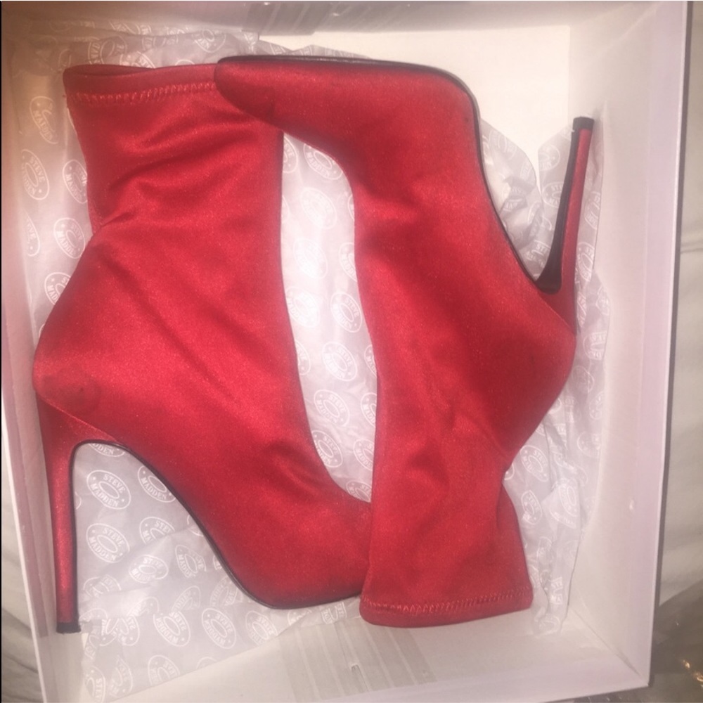 Heels - Picture 2 of 2